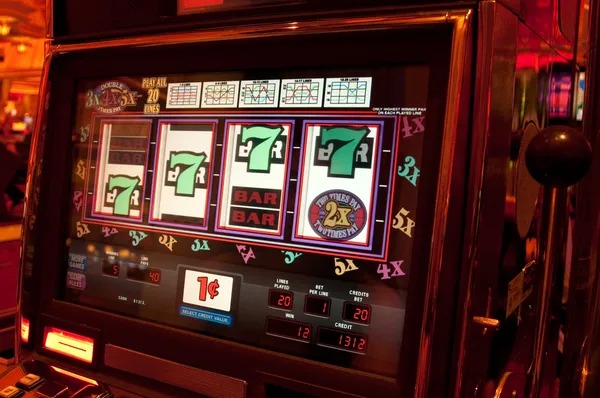 Live Auto Roulette studio interface on rslot77 platform